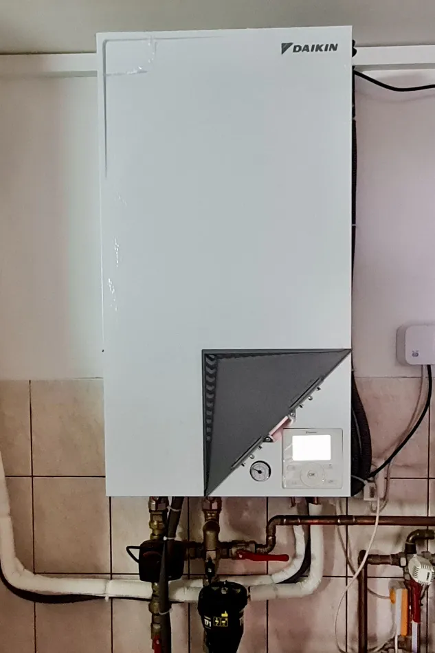 Tepelné čerpadlo vzduch voda Daikin Altherma LT 11kW s chladením rodinný dom Pod Žiarcom