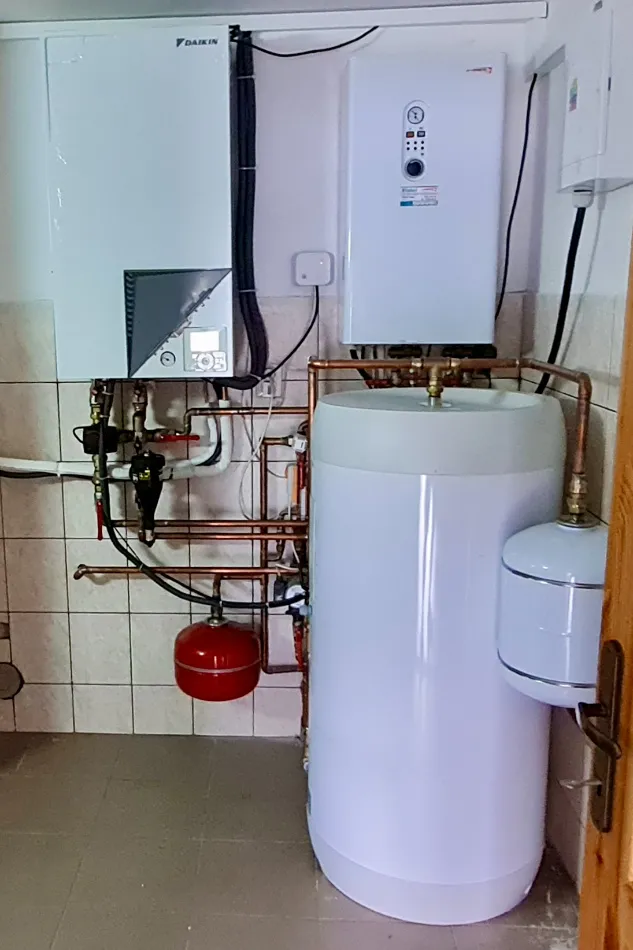 Tepelné čerpadlo vzduch voda Daikin Altherma LT 11kW s chladením rodinný dom Pod Žiarcom