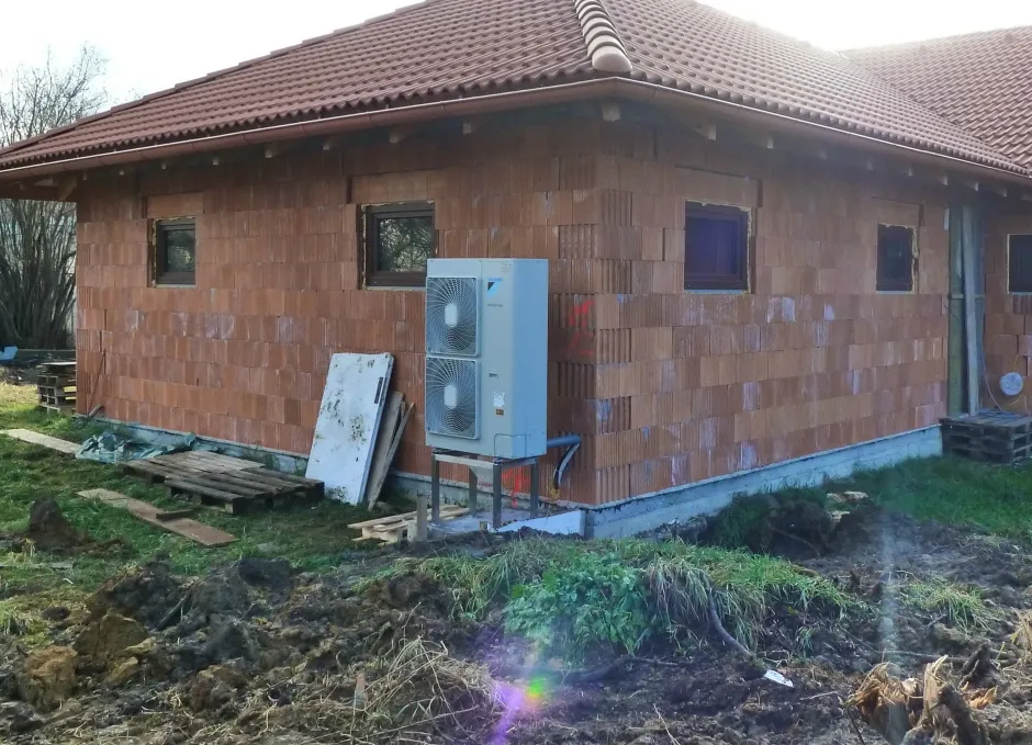 Tepelné čerpadlo vzduch voda Daikin Altherma LT 11kW s chladením rodinný dom Poltár