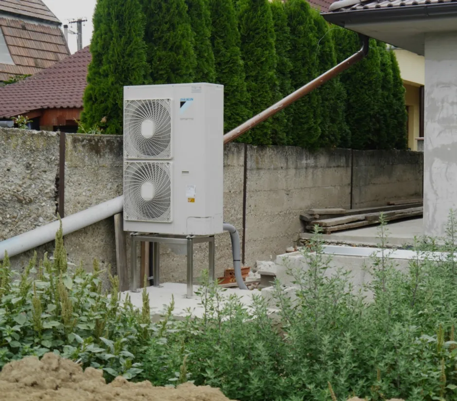 Tepelné čerpadlo vzduch voda Daikin Altherma LT 11kW s chladením rodinný dom Potvorice