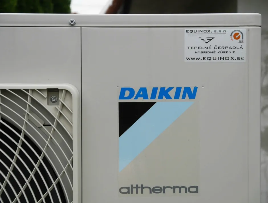 Tepelné čerpadlo vzduch voda Daikin Altherma LT 11kW s chladením rodinný dom Potvorice
