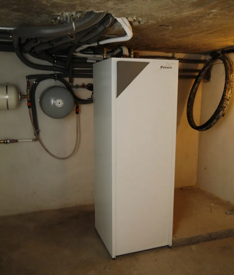 Tepelné čerpadlo vzduch voda Daikin Altherma LT 11kW s chladením rodinný dom Potvorice