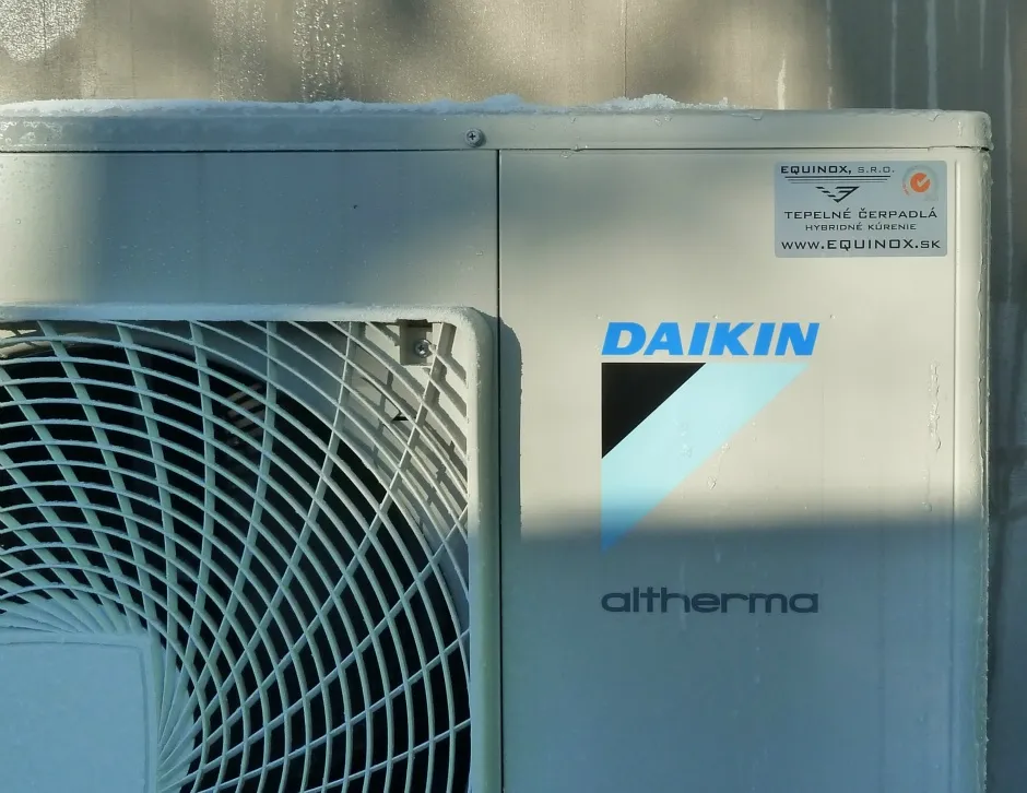Tepelné čerpadlo vzduch voda Daikin Altherma LT 11kW s chladením rodinný dom Riečka