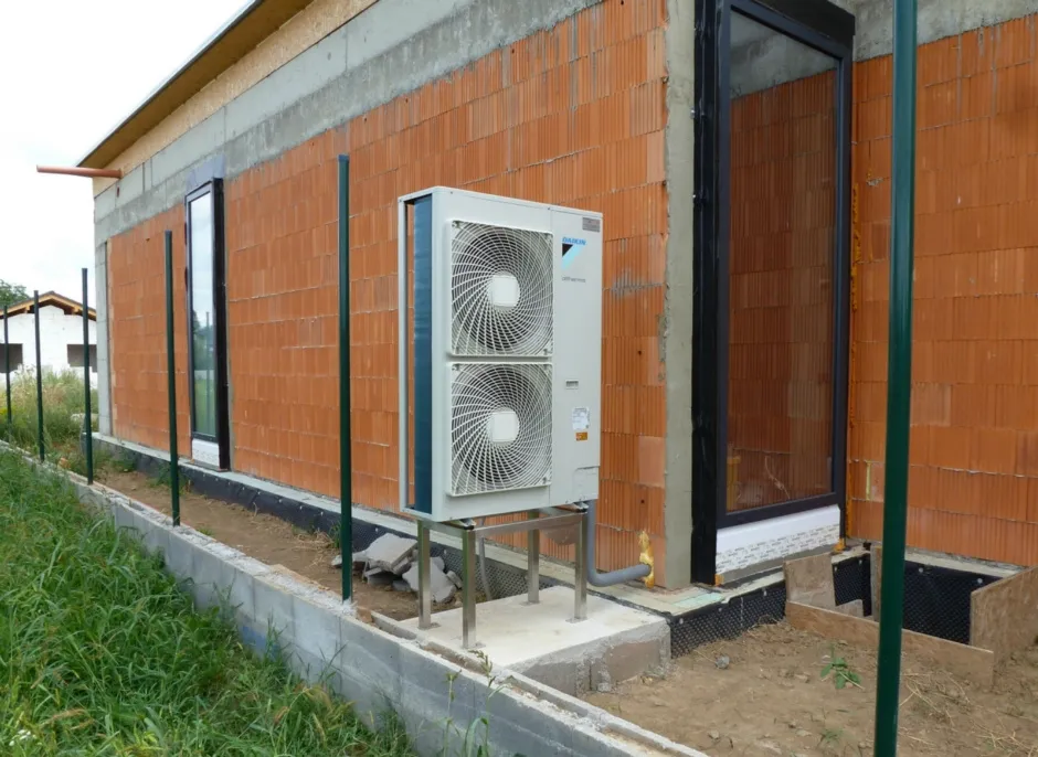 Tepelné čerpadlo vzduch voda Daikin Altherma LT 11kW s chladením rodinný dom Šebastovce