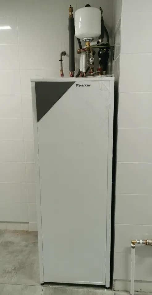 Tepelné čerpadlo vzduch voda Daikin Altherma LT 11kW s chladením rodinný dom Sekule