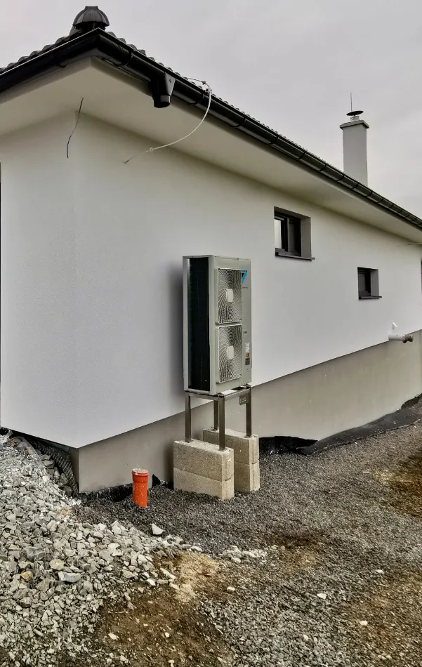 Tepelné čerpadlo vzduch voda Daikin Altherma LT 11kW s chladením rodinný dom Stožok