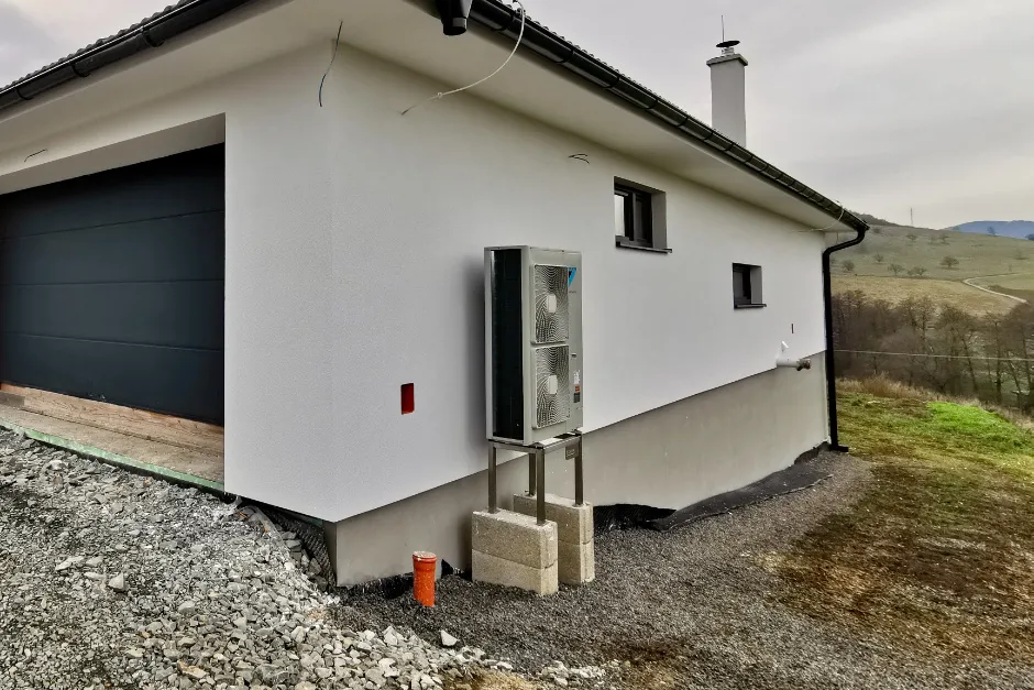 Tepelné čerpadlo vzduch voda Daikin Altherma LT 11kW s chladením rodinný dom Stožok
