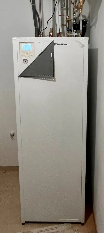 Tepelné čerpadlo vzduch voda Daikin Altherma LT 11kW s chladením rodinný dom Stožok