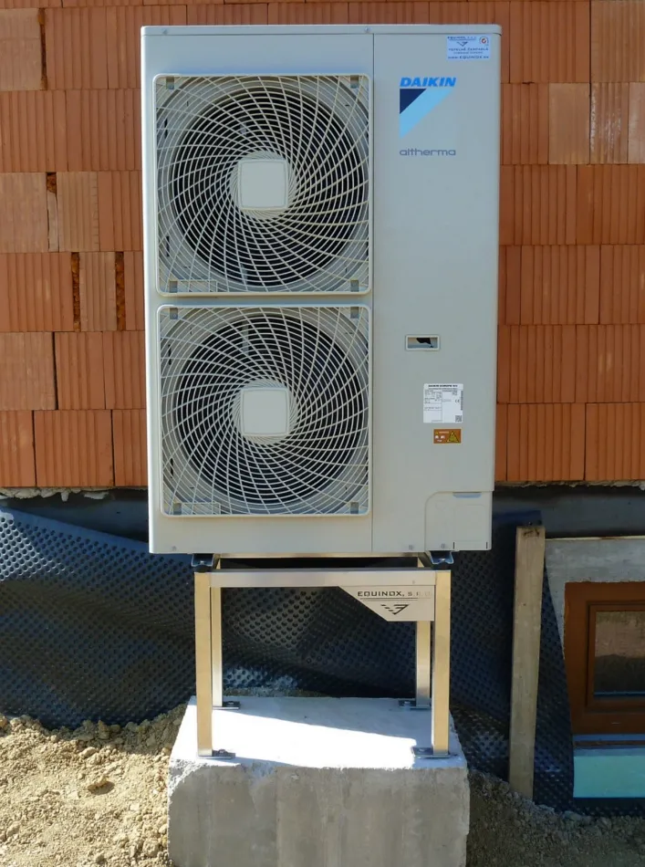 Tepelné čerpadlo vzduch voda Daikin Altherma LT 11kW s chladením rodinný dom Sverepec