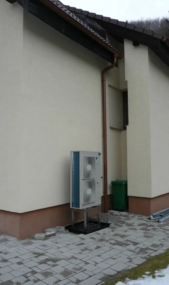 Tepelné čerpadlo vzduch voda Daikin Altherma LT 11kW s chladením rodinný dom Tajov