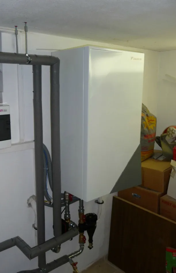 Tepelné čerpadlo vzduch voda Daikin Altherma LT 11kW s chladením rodinný dom Tajov