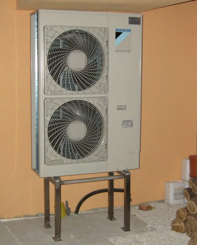 Tepelné čerpadlo vzduch voda Daikin Altherma LT 11kW s chladením rodinný dom Tureň