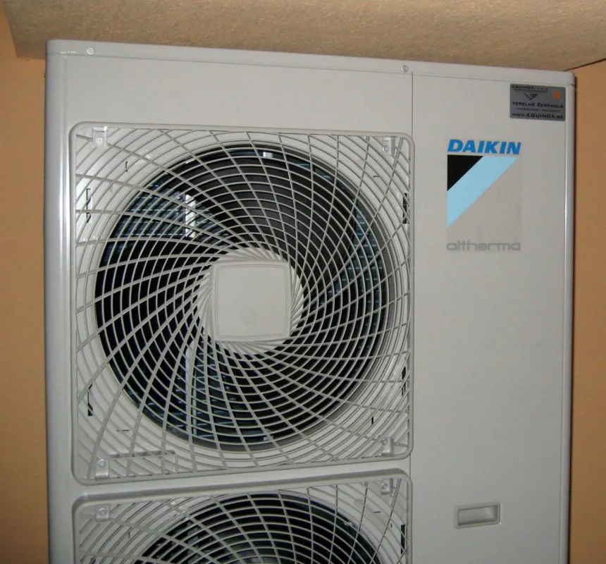 Tepelné čerpadlo vzduch voda Daikin Altherma LT 11kW s chladením rodinný dom Tureň