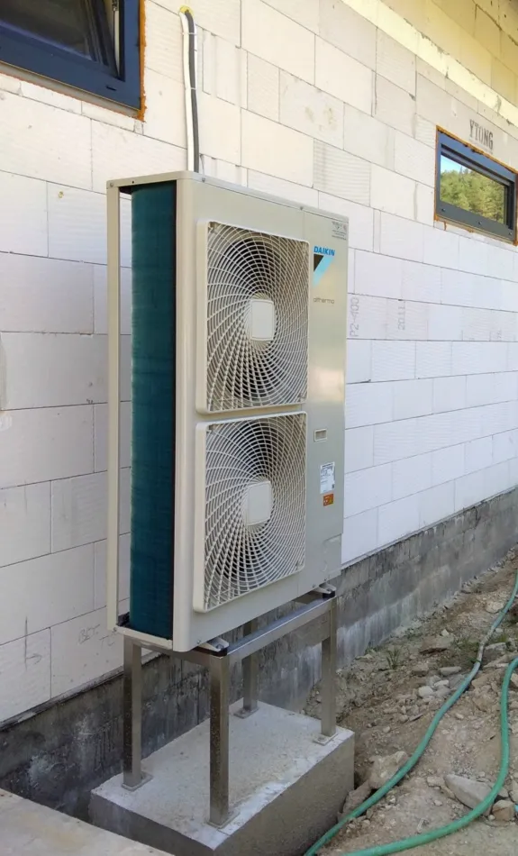 Tepelné čerpadlo vzduch voda Daikin Altherma LT 11kW s chladením rodinný dom Udiča
