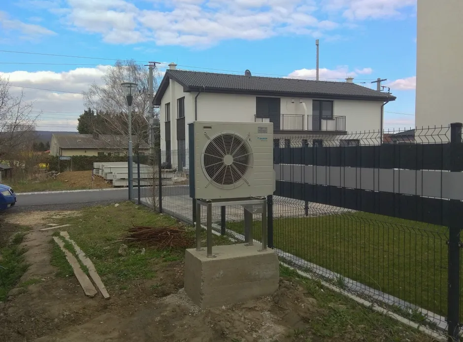 Tepelné čerpadlo vzduch voda Daikin Altherma LT 11kW s chladením rodinný dom Wolfsthal