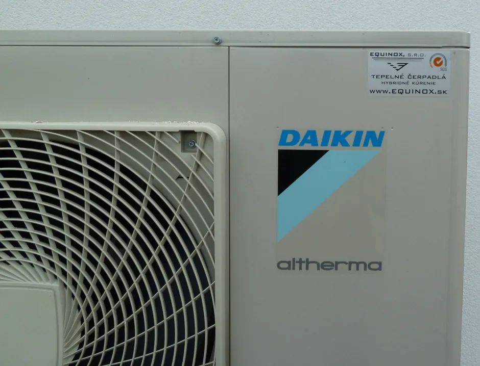 Tepelné čerpadlo vzduch voda Daikin Altherma LT 14kW rodinný dom Bešeňová