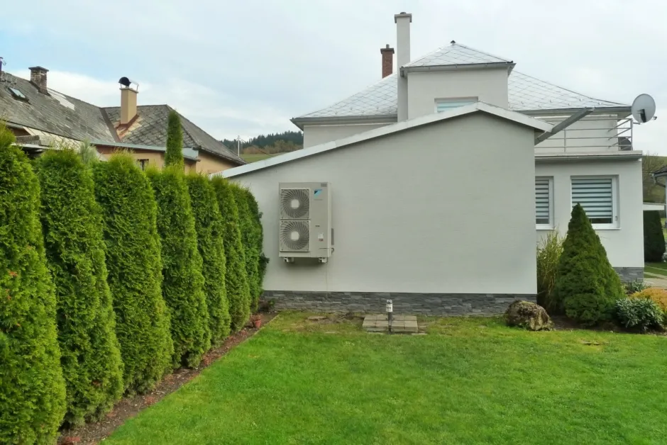 Tepelné čerpadlo vzduch voda Daikin Altherma LT 14kW rodinný dom Bobrovček