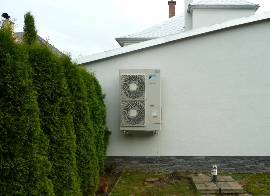 Tepelné čerpadlo vzduch voda Daikin Altherma LT 14kW rodinný dom Bobrovček