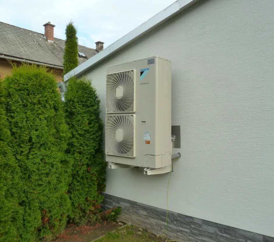 Tepelné čerpadlo vzduch voda Daikin Altherma LT 14kW rodinný dom Bobrovček