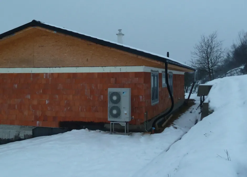 Tepelné čerpadlo vzduch voda Daikin Altherma LT 14kW rodinný dom Hriňová