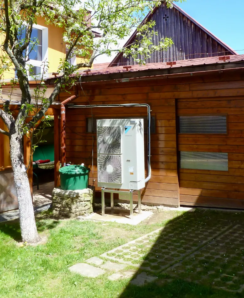 Tepelné čerpadlo vzduch voda Daikin Altherma LT 14kW rodinný dom Hruštín