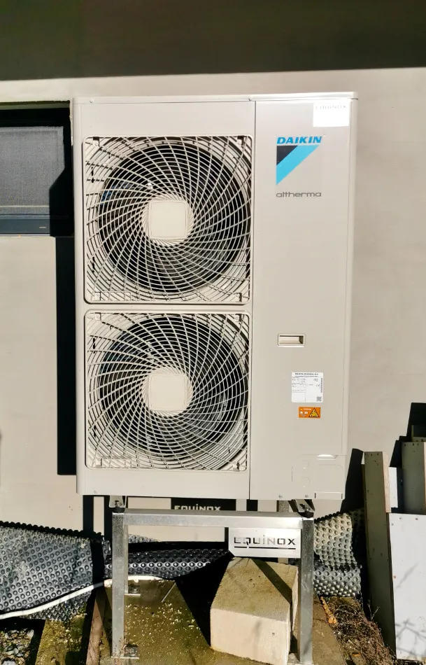 Tepelné čerpadlo vzduch voda Daikin Altherma LT 14kW rodinný dom Komjatná