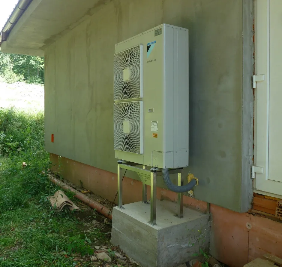 Tepelné čerpadlo vzduch voda Daikin Altherma LT 14kW rodinný dom Skliarovo