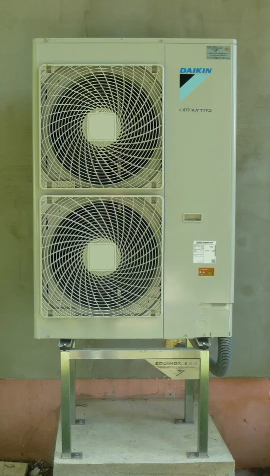 Tepelné čerpadlo vzduch voda Daikin Altherma LT 14kW rodinný dom Skliarovo