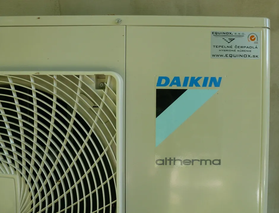 Tepelné čerpadlo vzduch voda Daikin Altherma LT 14kW rodinný dom Skliarovo