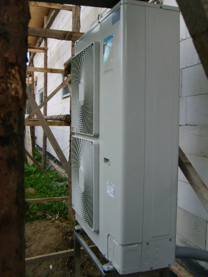 Tepelné čerpadlo vzduch voda Daikin Altherma LT 14kW rodinný dom Vavrečka