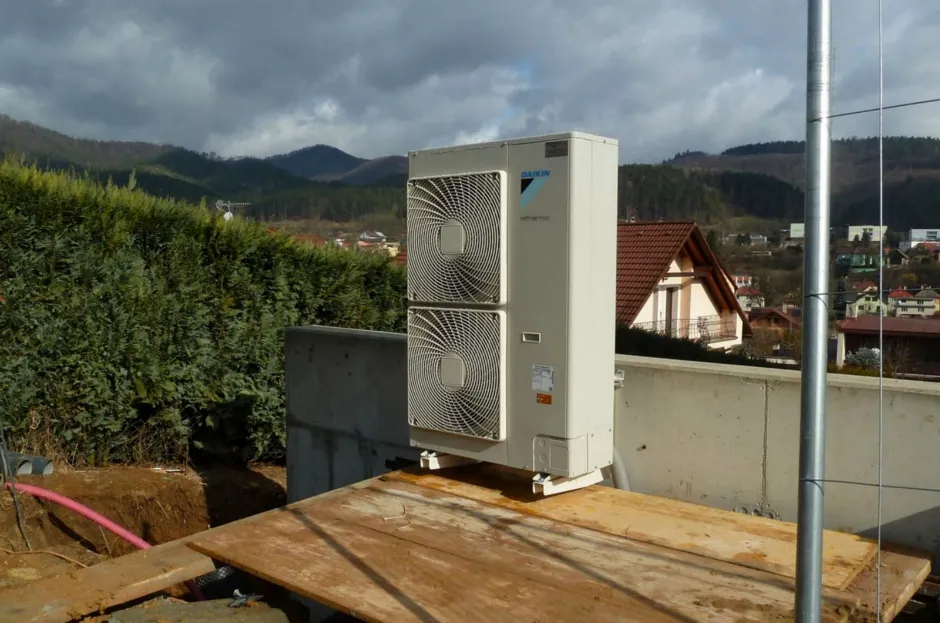 Tepelné čerpadlo vzduch voda Daikin Altherma LT 14kW s chladením rod. dom Banská Bystrica