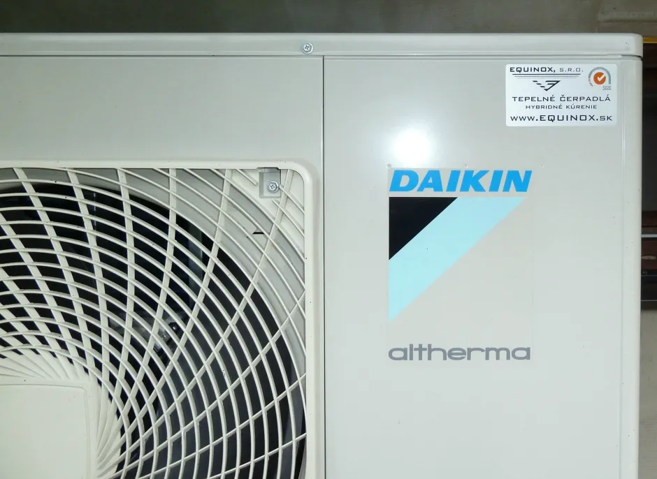 Tepelné čerpadlo vzduch voda Daikin Altherma LT 14kW s chladením rodinný dom Hriňová