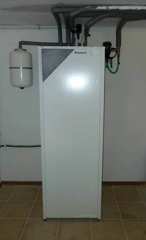 Tepelné čerpadlo vzduch voda Daikin Altherma LT 14kW s chladením rodinný dom Hriňová