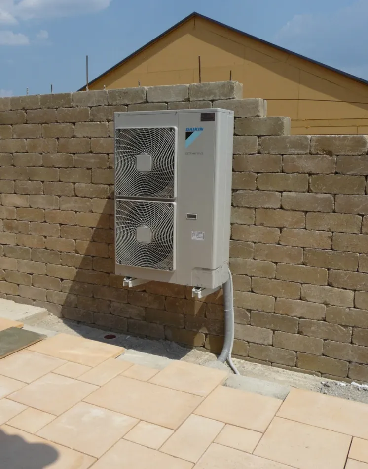 Tepelné čerpadlo vzduch voda Daikin Altherma LT 14kW s chladením rodinný dom Lučenec