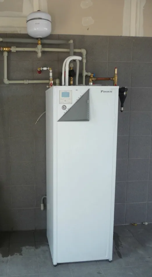Tepelné čerpadlo vzduch voda Daikin Altherma LT 14kW s chladením rodinný dom Lučenec