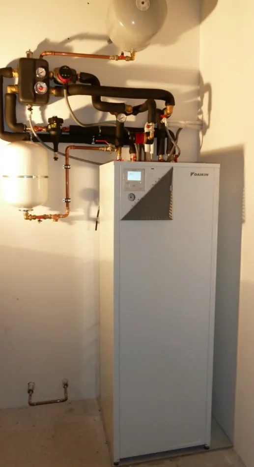 Tepelné čerpadlo vzduch voda Daikin Altherma LT 14kW s chladením rodinný dom Martin