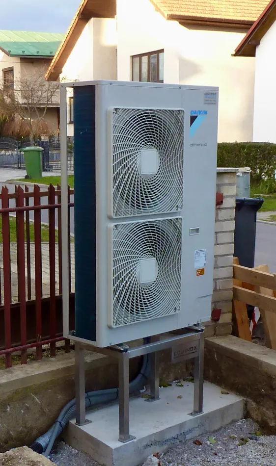 Tepelné čerpadlo vzduch voda Daikin Altherma LT 14kW s chladením rodinný dom Nemce