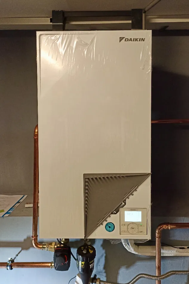 Tepelné čerpadlo vzduch voda Daikin Altherma LT 14kW s chladením rodinný dom Pitelová