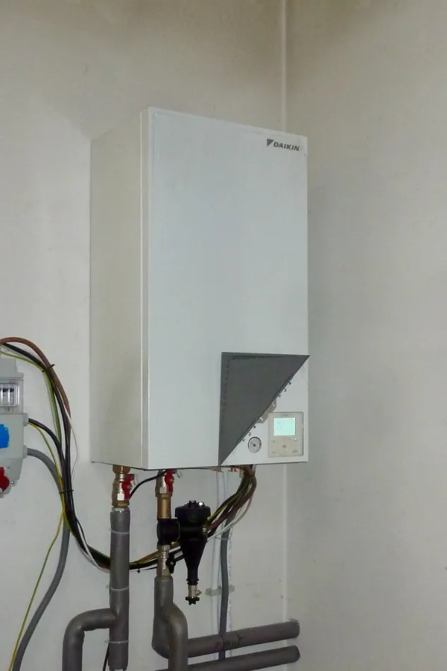 Tepelné čerpadlo vzduch voda Daikin Altherma LT 14kW s chladením rodinný dom Vasiľov