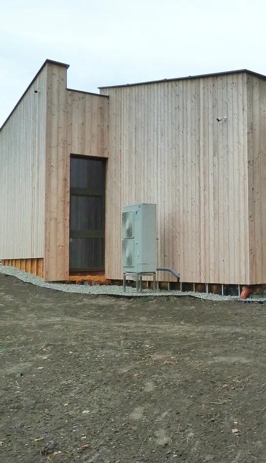 Tepelné čerpadlo vzduch voda Daikin Altherma LT 14kW s chladením rodinný dom Žiar