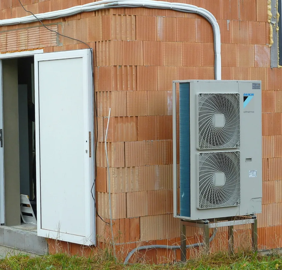 Tepelné čerpadlo vzduch voda Daikin Altherma LT 16kW s chladením komerčný objekt Petrovice