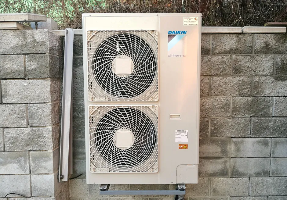Tepelné čerpadlo vzduch voda Daikin Altherma LT 16kW s chladením rodinný dom Badín
