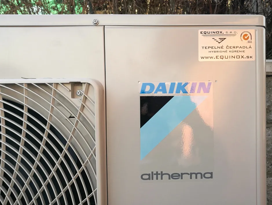 Tepelné čerpadlo vzduch voda Daikin Altherma LT 16kW s chladením rodinný dom Badín