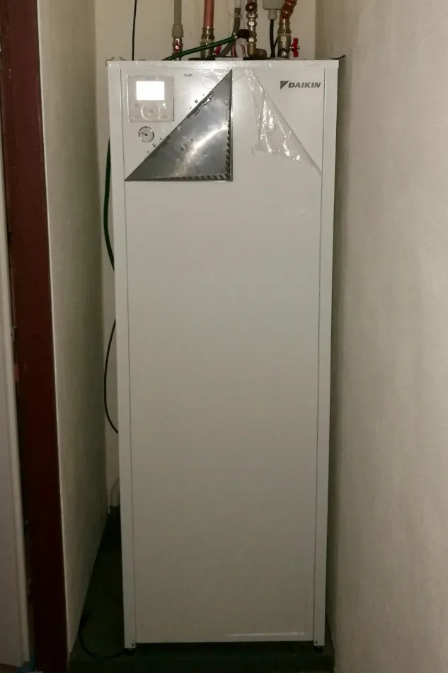 Tepelné čerpadlo vzduch voda Daikin Altherma LT 16kW s chladením rodinný dom Badín