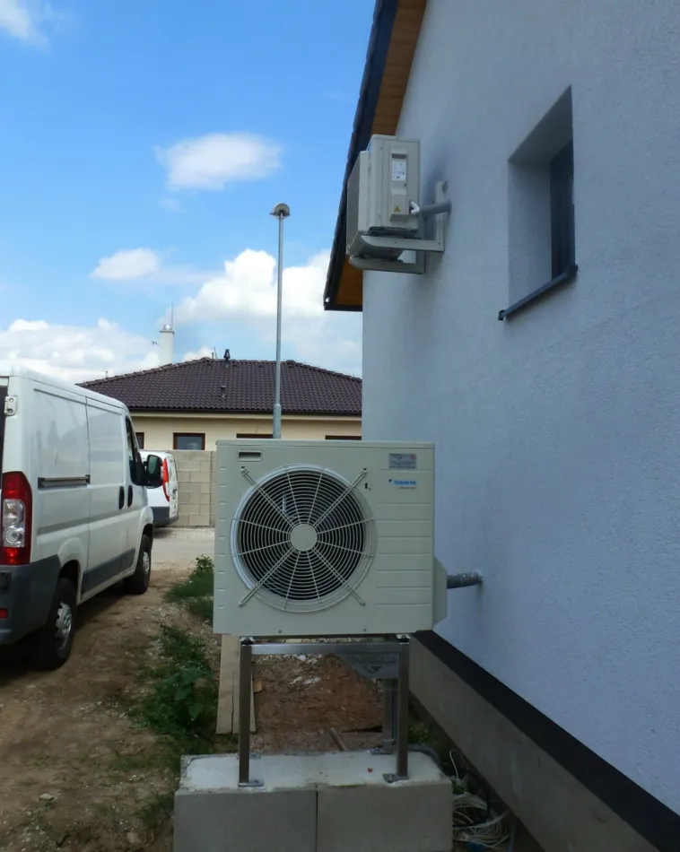 Tepelné čerpadlo vzduch voda Daikin Altherma LT 6kW a klimatizácia nástenná rod. dom Senec