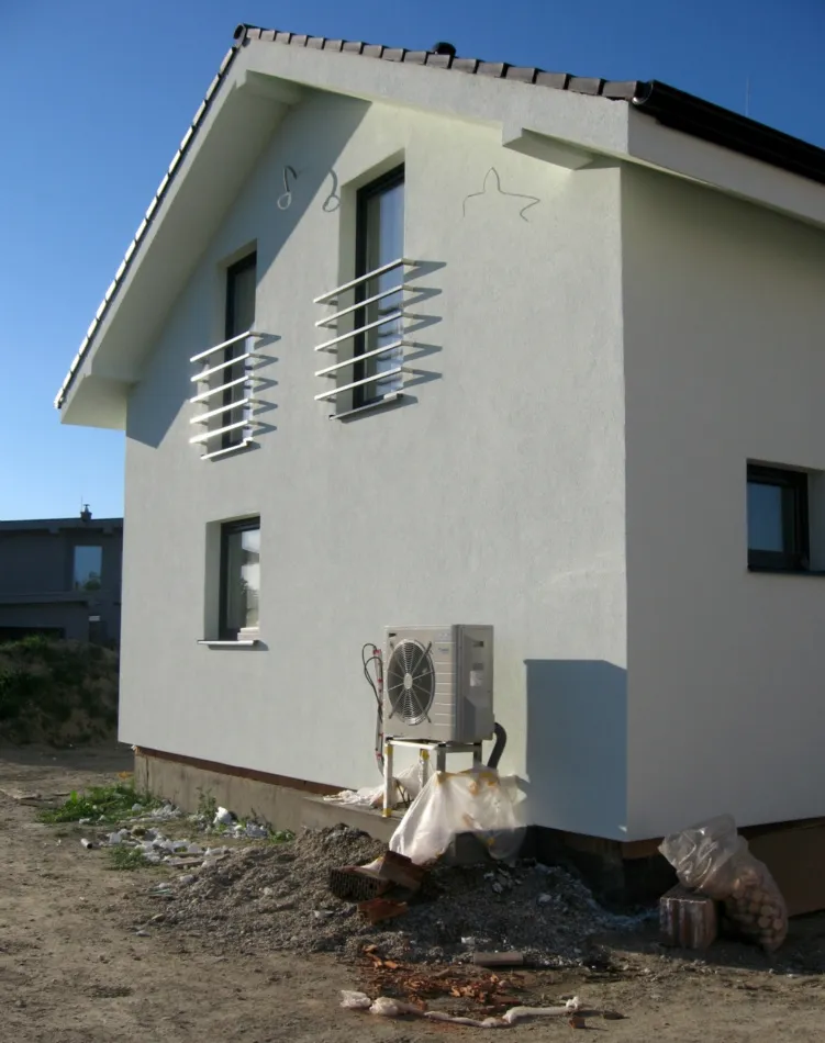 Tepelné čerpadlo vzduch voda Daikin Altherma LT 6kW rodinný dom Dunajská Lužná 1