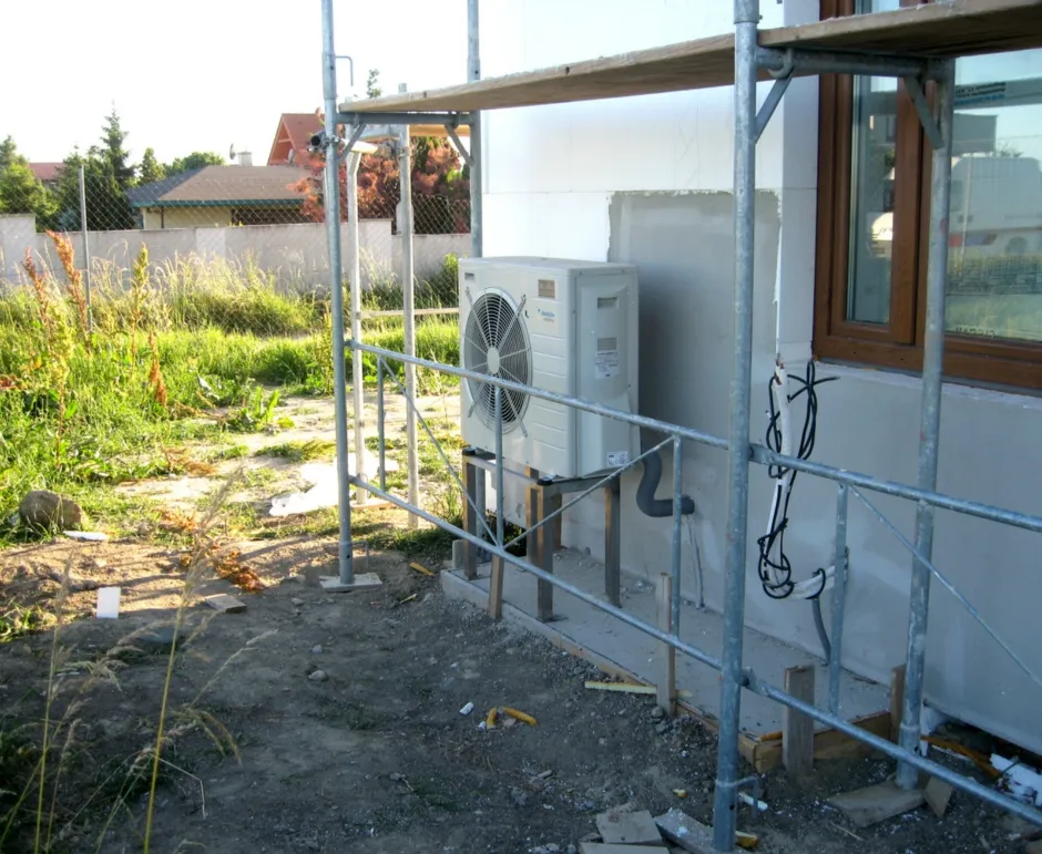 Tepelné čerpadlo vzduch voda Daikin Altherma LT 6kW rodinný dom Dunajská Lužná 2