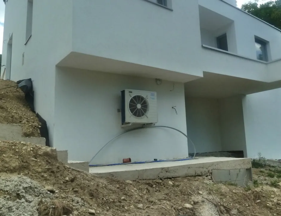 Tepelné čerpadlo vzduch voda Daikin Altherma LT 6kW rodinný dom Hainburg an der Donau