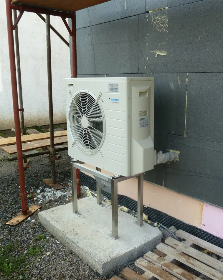 Tepelné čerpadlo vzduch voda Daikin Altherma LT 6kW rodinný dom Lopej