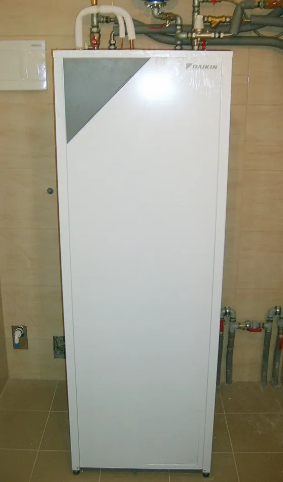 Tepelné čerpadlo vzduch voda Daikin Altherma LT 6kW rodinný dom Modrová